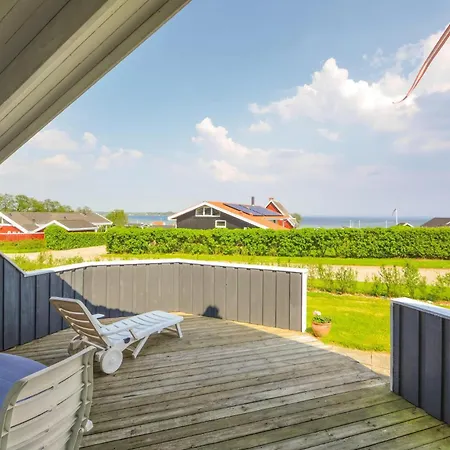 別荘 Three-bedroom In Sjølund